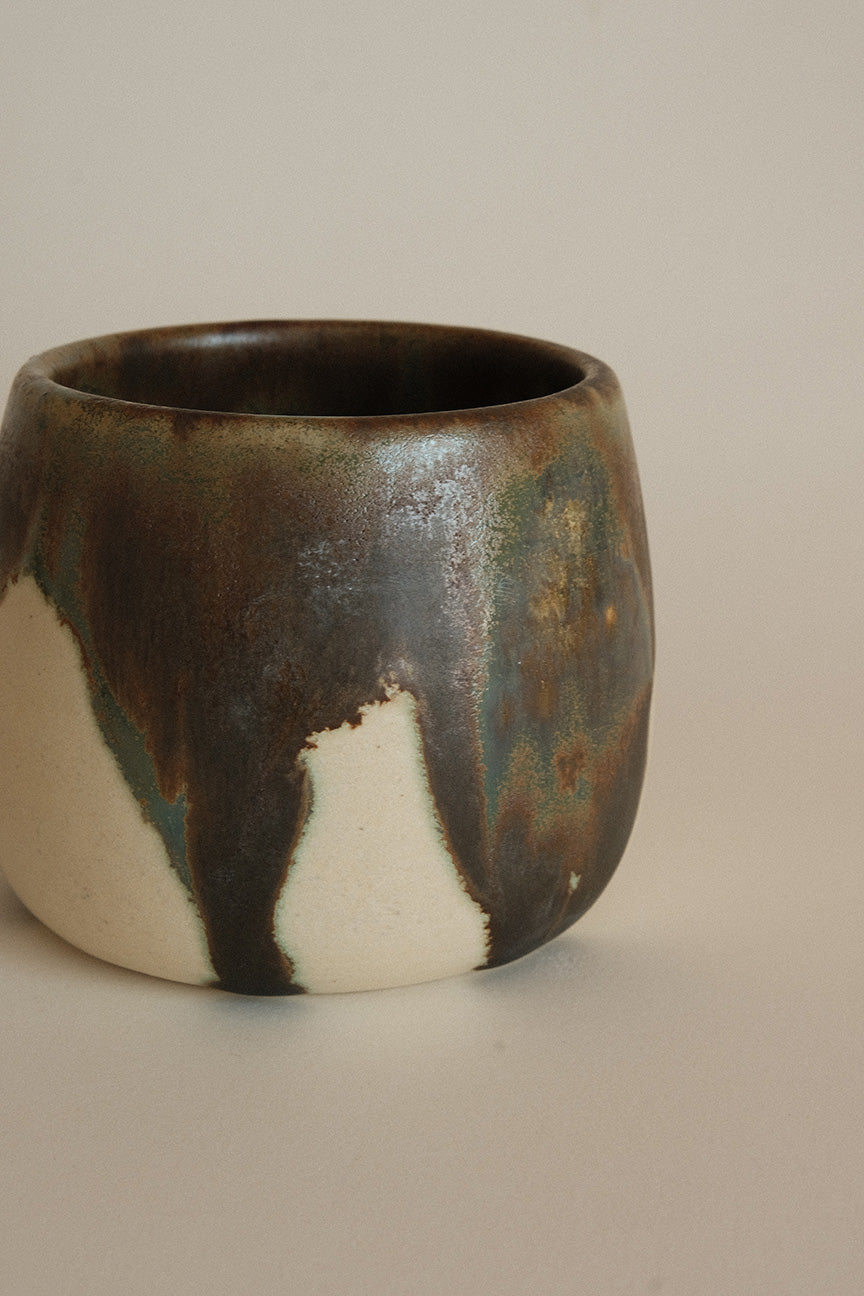 Round Cup in Flow
