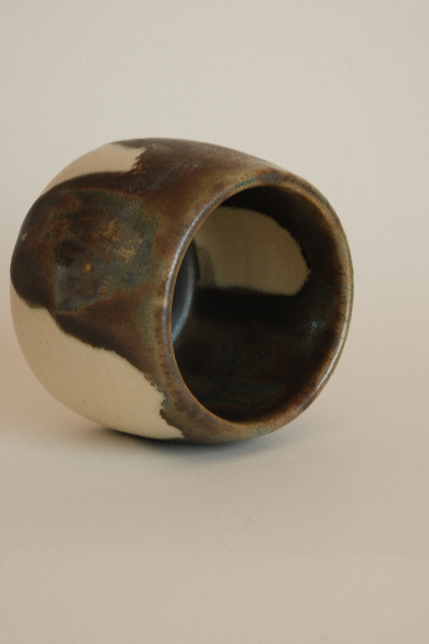 Round Cup in Flow
