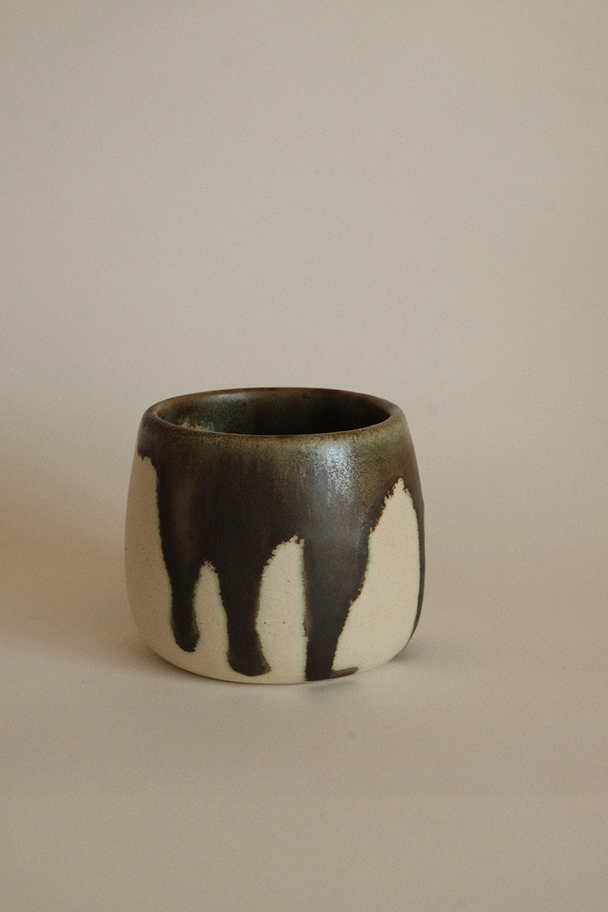 Round Cup in Flow