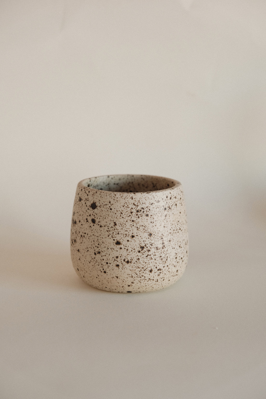 Round Cup in Freckle