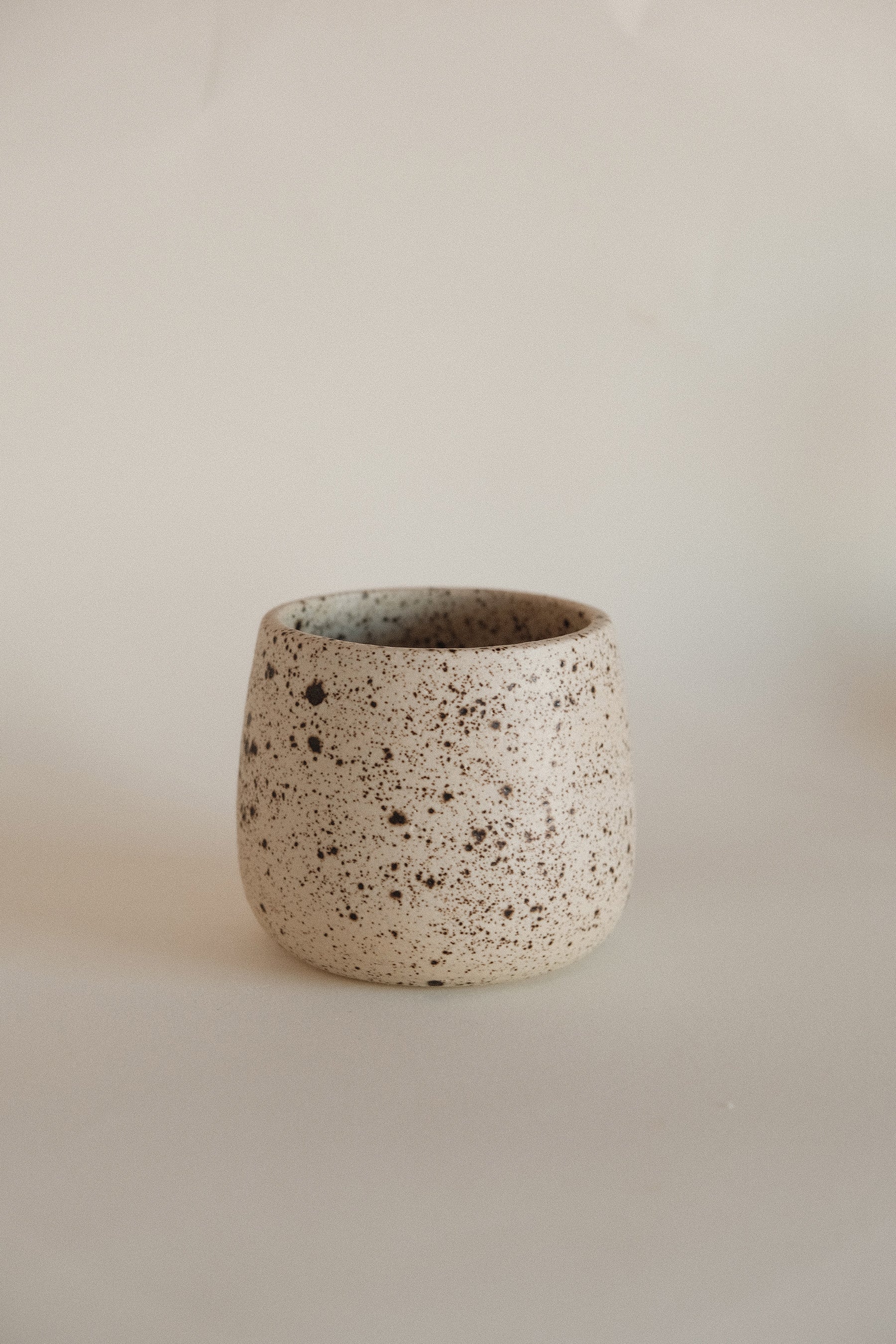 Round Cup in Freckle
