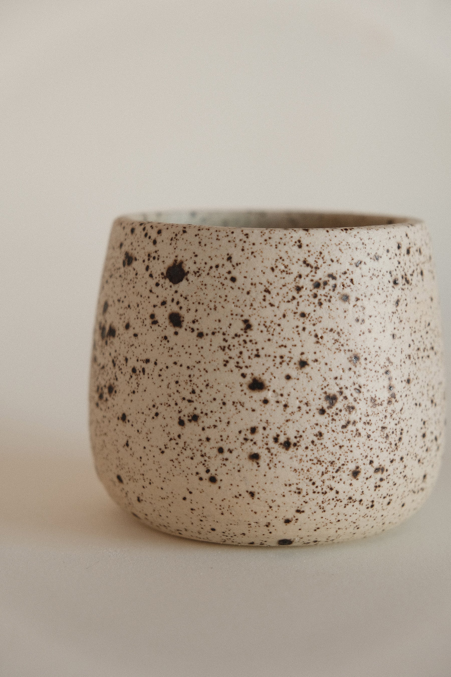 Round Cup in Freckle