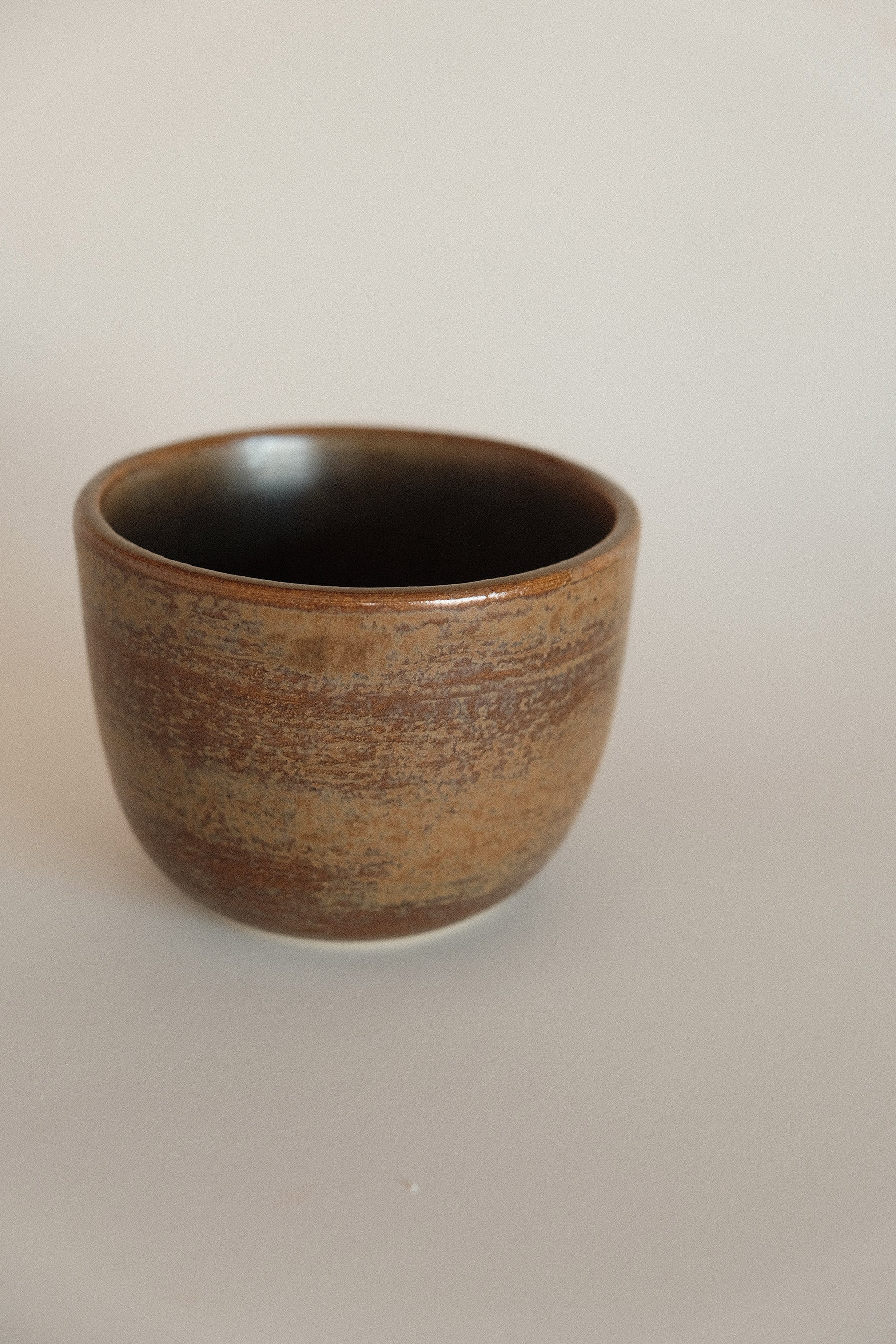 Wide Cup in Smoked Walnut
