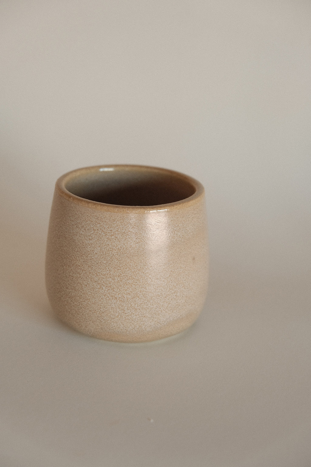 Round Cup in Warm Oat