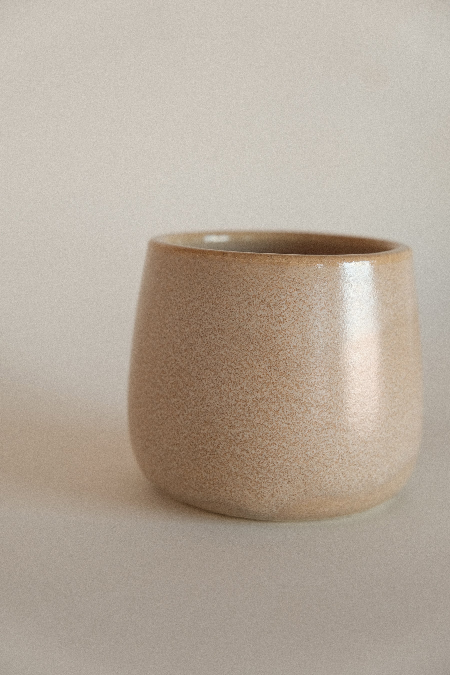 Round Cup in Warm Oat