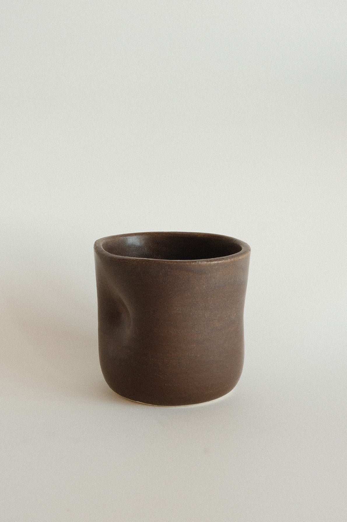 Thumb Cup in Brown