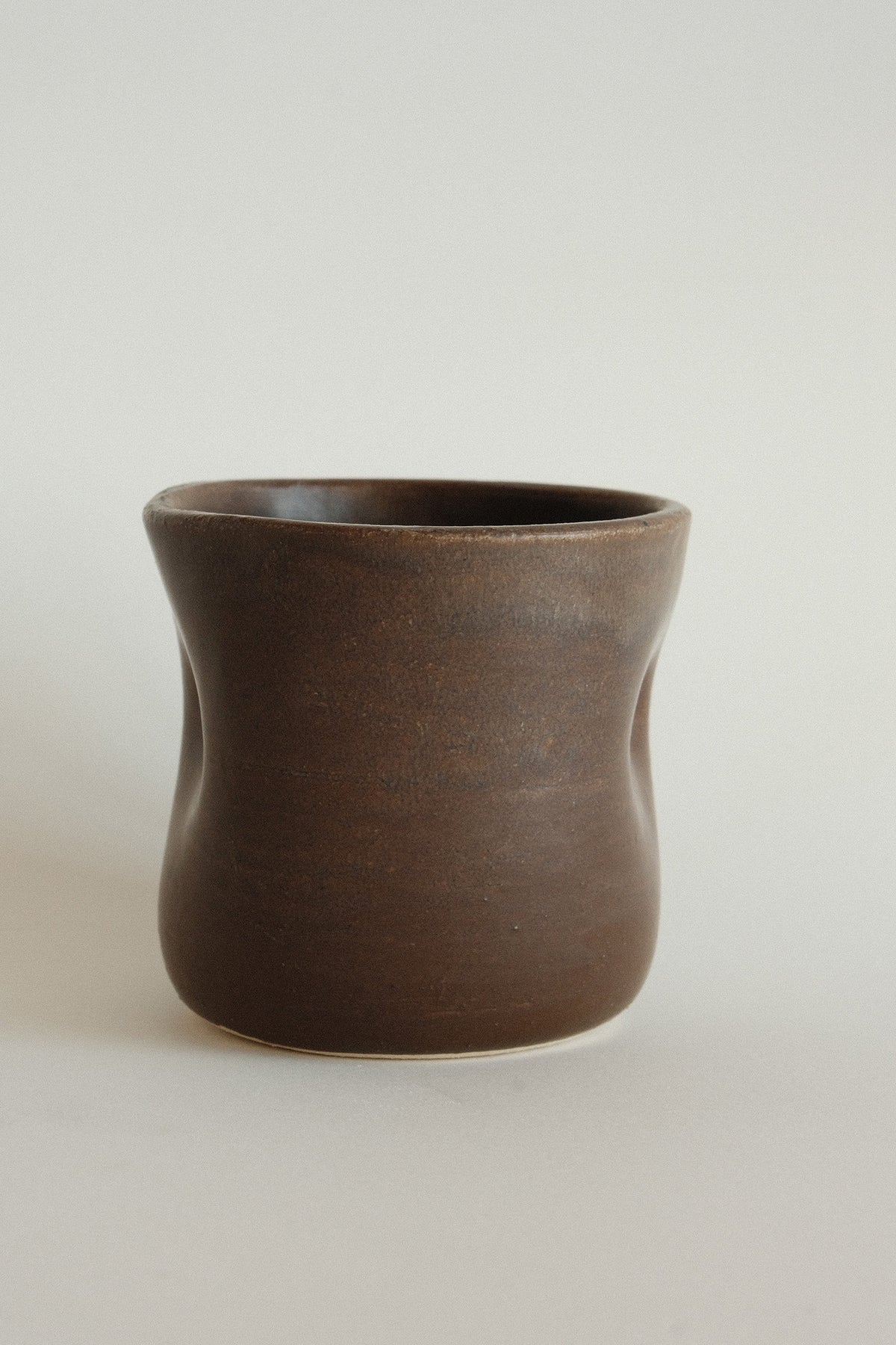 Thumb Cup in Brown