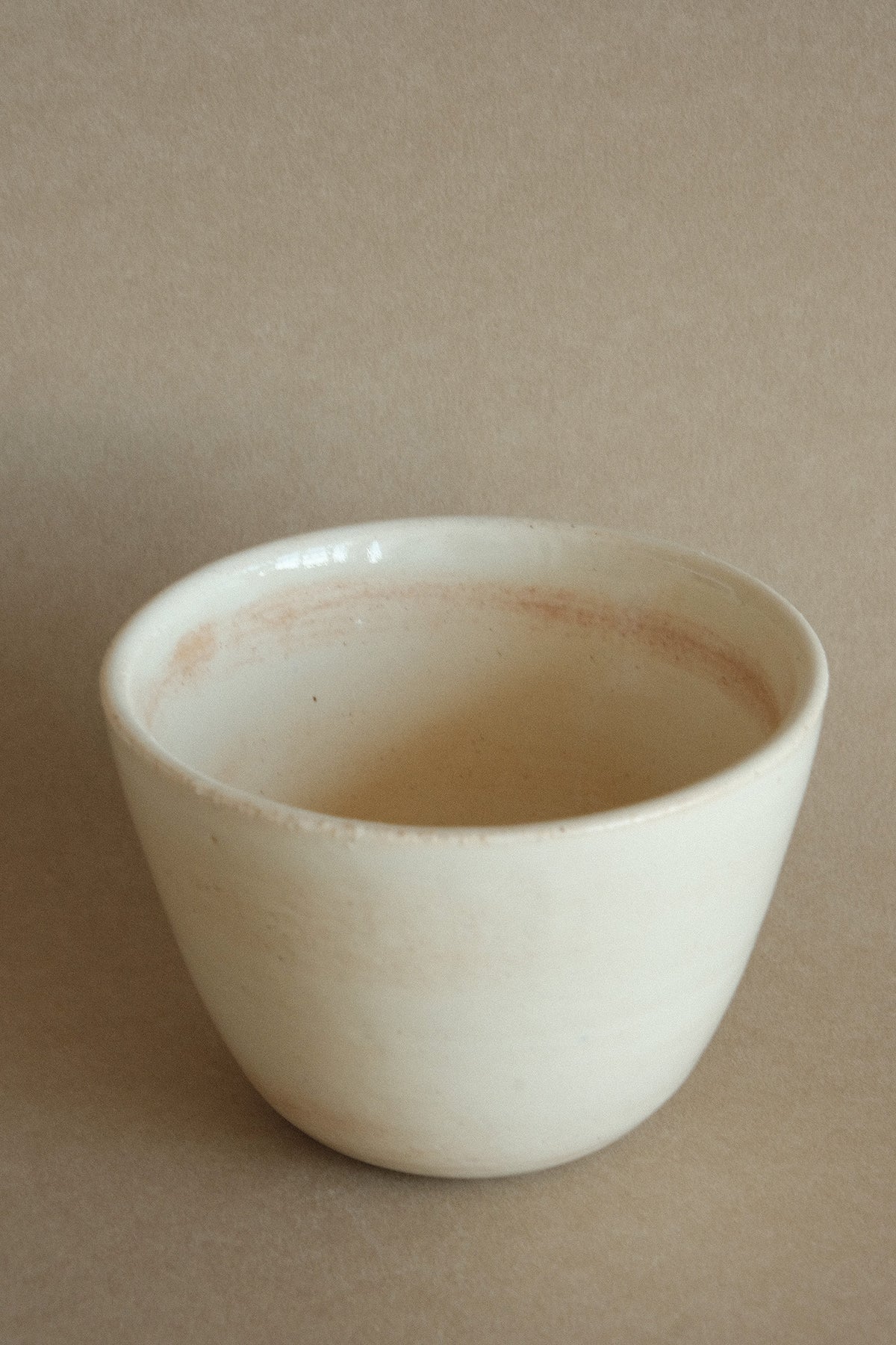 Wide Cup in Latte