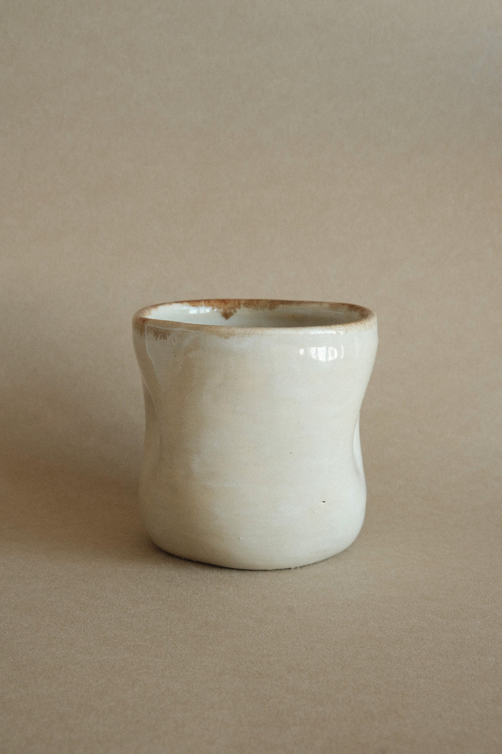 Thumb Cup in Vintage