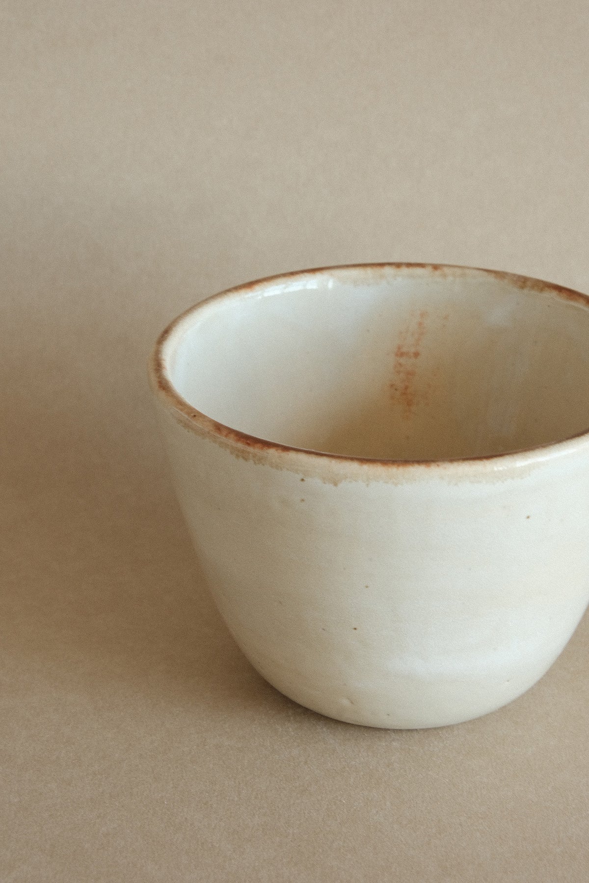 Wide Cup in Vintage