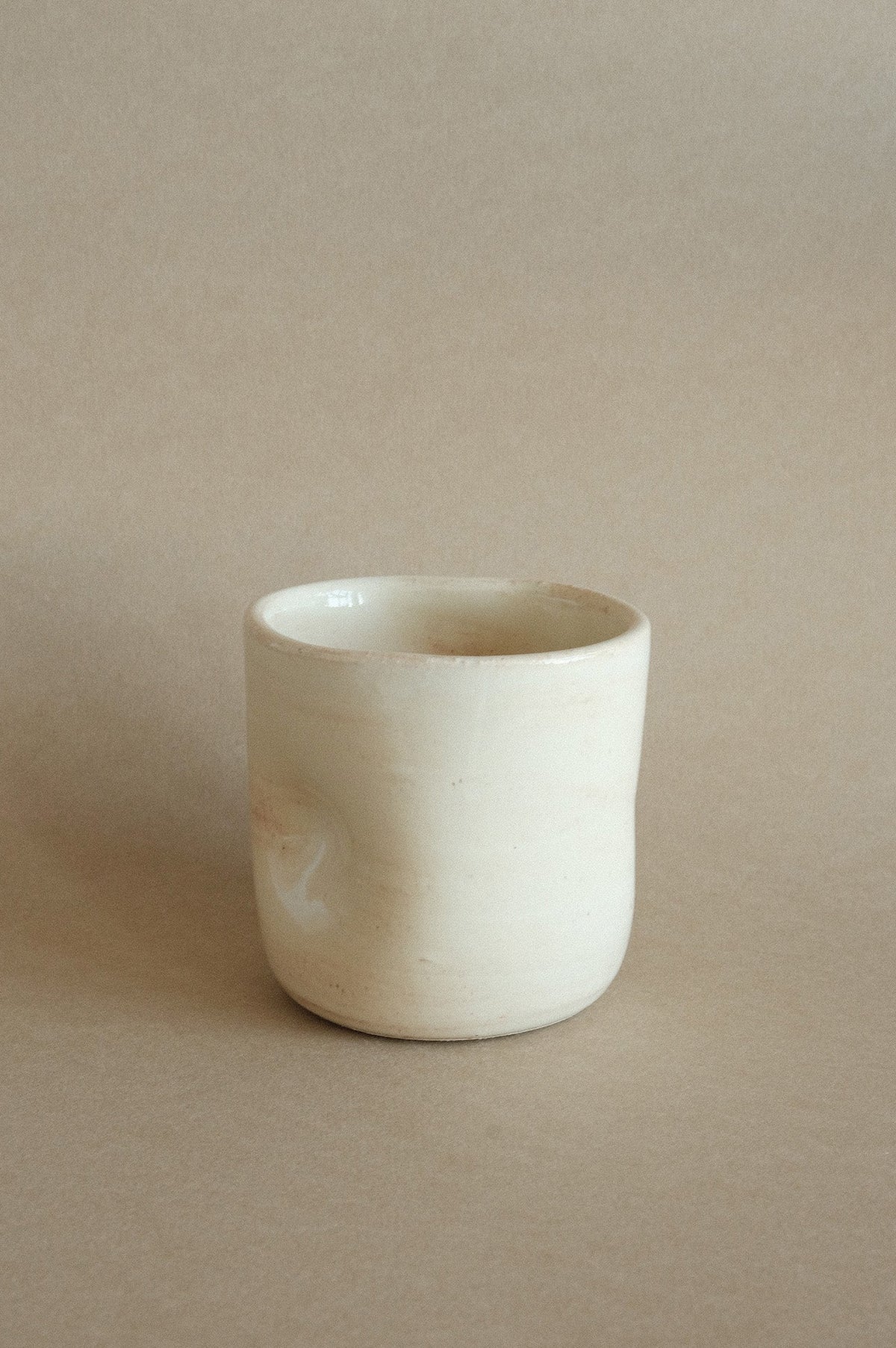 Thumb Cup in Latte