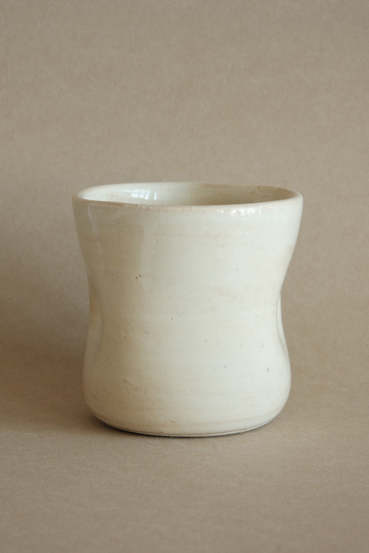 Thumb Cup in Latte