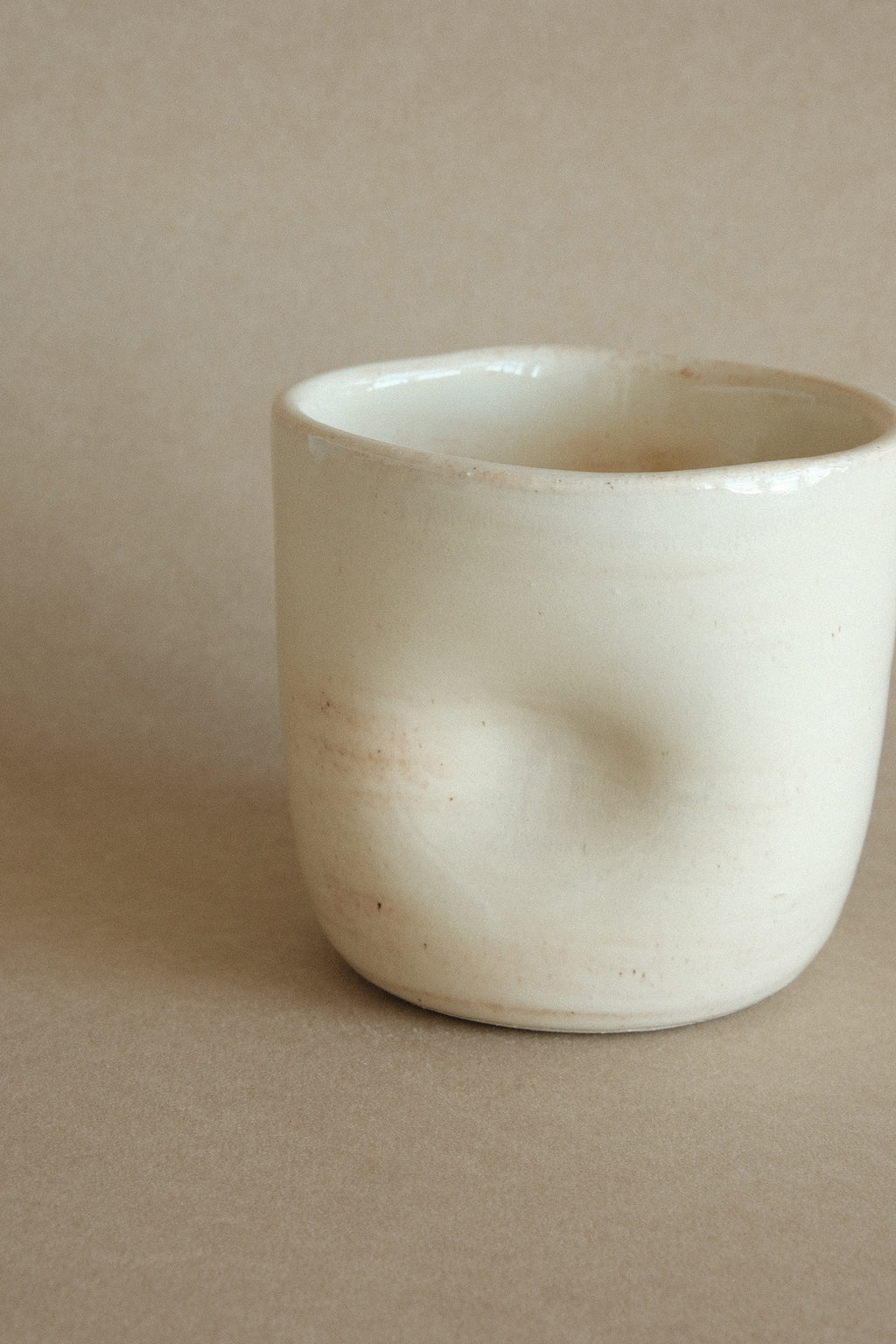 Thumb Cup in Latte