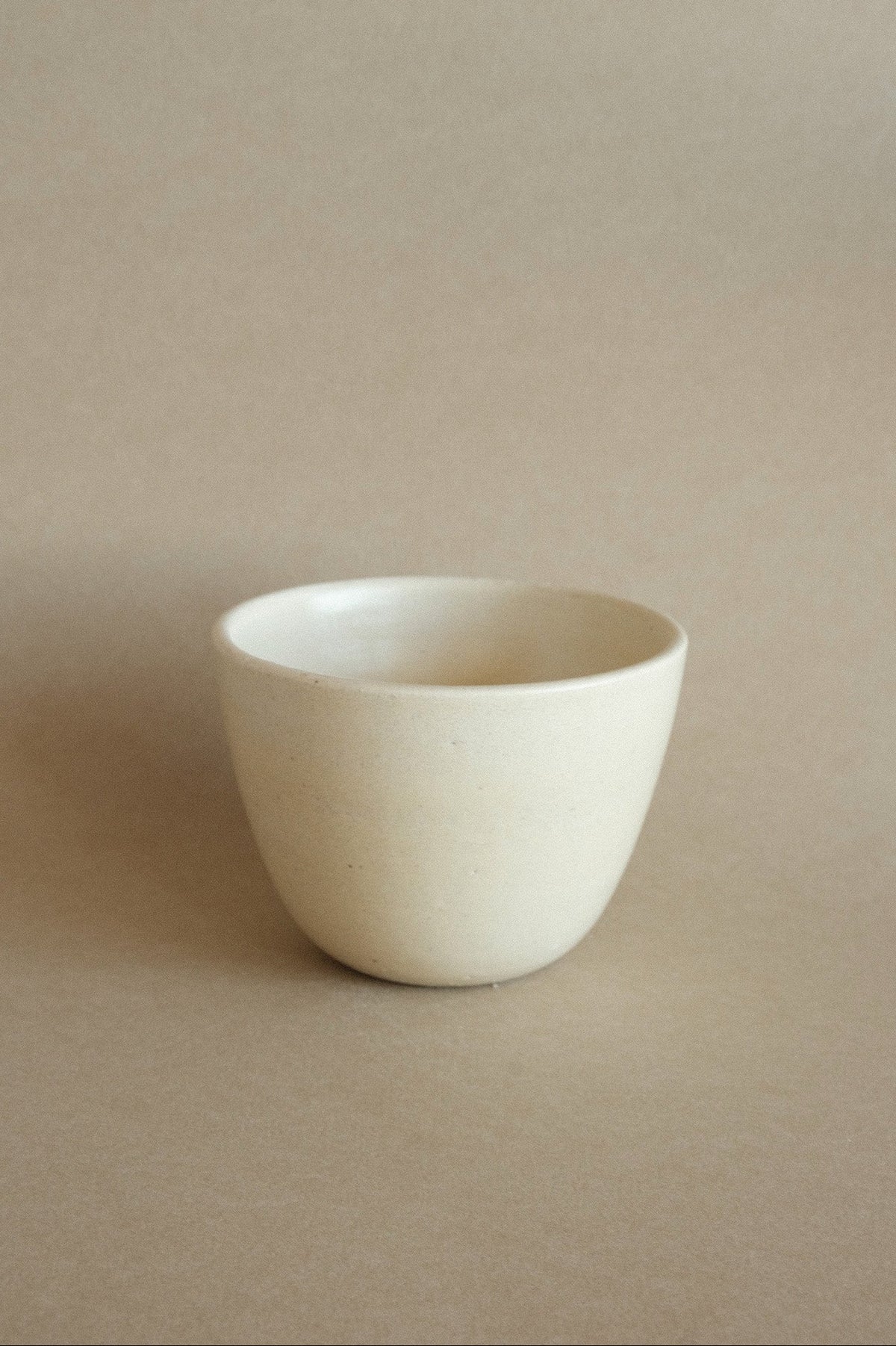 Wide Cup in Matte Cream