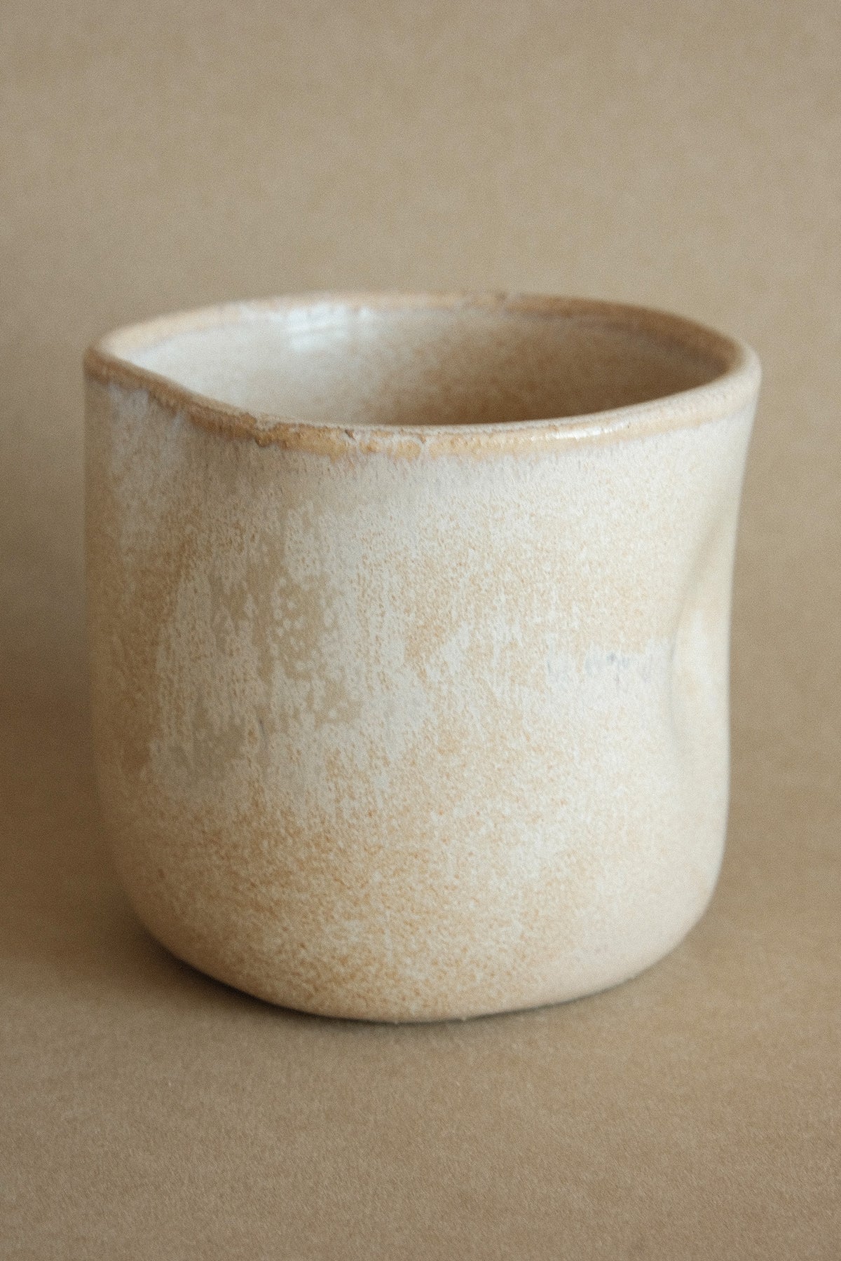 Thumb Cup in Oat