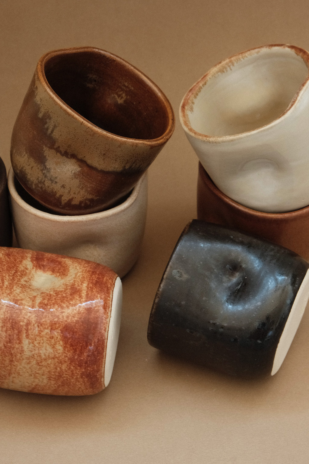 Thumb Cup in Smoked Walnut